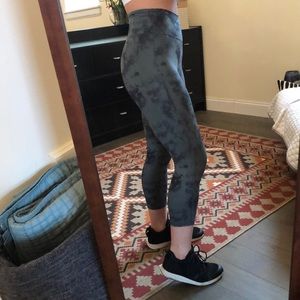 Green Pattern 3/4 Athleta Leggings - S